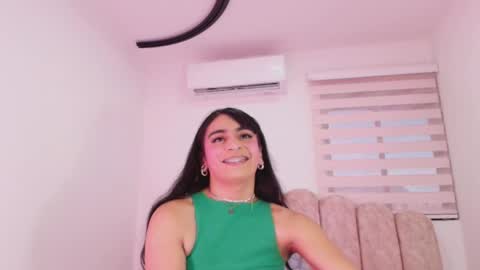 Snapshot of malaia_thompson_ chatting on May 2026 11:59:01 AM malaia thompson online show from May 2026 11:59:01 AM