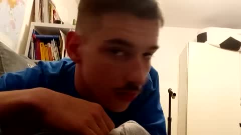 male20y online show from April 2026 08:18:01 PM