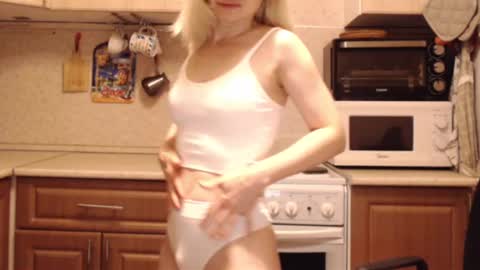 Snapshot of malenamila chatting on November 2025 09:25:02 PM Malena online show from November 2025 09:25:02 PM