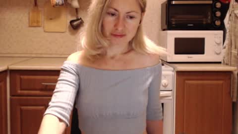 Snapshot of malenamila chatting on February 2026 09:11:02 PM Malena online show from February 2026 09:11:02 PM