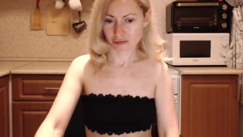 Snapshot of malenamila chatting on February 2026 09:37:02 PM Malena online show from February 2026 09:37:02 PM