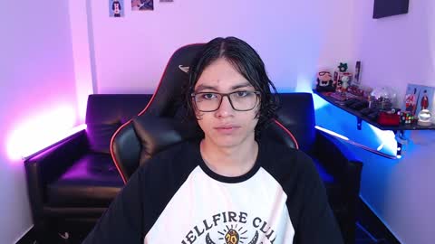 Snapshot of malik_harrison_ chatting on December 2024 03:00:02 PM Malik online show from December 2024 03:00:02 PM