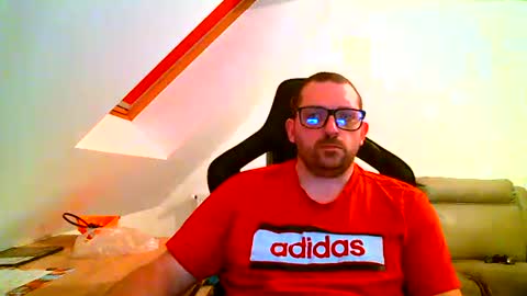 Snapshot of malou2927 chatting on December 2024 08:20:02 PM breton online show from December 2024 08:20:02 PM