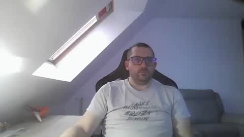 Snapshot of malou2927 chatting on December 2024 08:33:01 AM breton online show from December 2024 08:33:01 AM