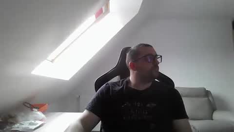 Snapshot of malou2927 chatting on December 2024 09:46:01 AM breton online show from December 2024 09:46:01 AM