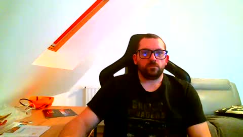 Snapshot of malou2927 chatting on December 2024 08:18:02 PM breton online show from December 2024 08:18:02 PM