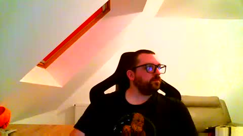 Snapshot of malou2927 chatting on December 2024 07:27:02 PM breton online show from December 2024 07:27:02 PM