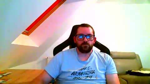 Snapshot of malou2927 chatting on December 2024 10:59:02 PM breton online show from December 2024 10:59:02 PM