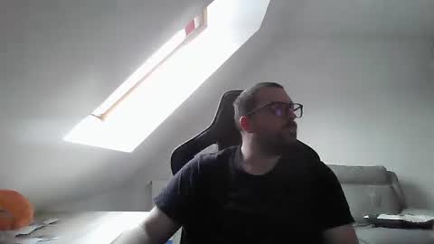 Snapshot of malou2927 chatting on December 2024 10:34:02 AM breton online show from December 2024 10:34:02 AM