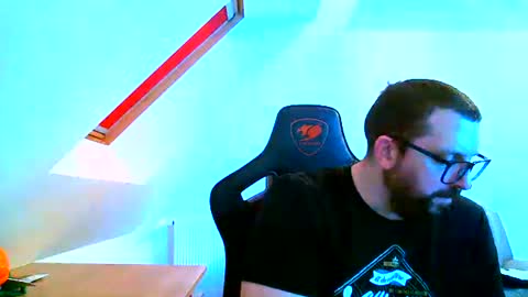 Snapshot of malou2927 chatting on December 2024 09:17:02 PM breton online show from December 2024 09:17:02 PM