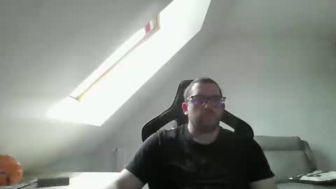 Snapshot of malou2927 chatting on January 2025 12:31:02 PM breton online show from January 2025 12:31:02 PM