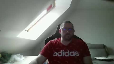 Snapshot of malou2927 chatting on January 2025 09:46:01 AM breton online show from January 2025 09:46:01 AM