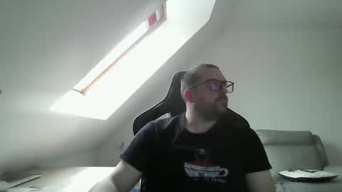 Snapshot of malou2927 chatting on January 2025 12:37:01 PM breton online show from January 2025 12:37:01 PM