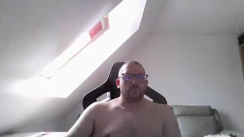 Snapshot of malou2927 chatting on September 2025 09:31:01 AM breton online show from September 2025 09:31:01 AM