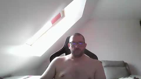 Snapshot of malou2927 chatting on September 2025 08:46:02 AM breton online show from September 2025 08:46:02 AM