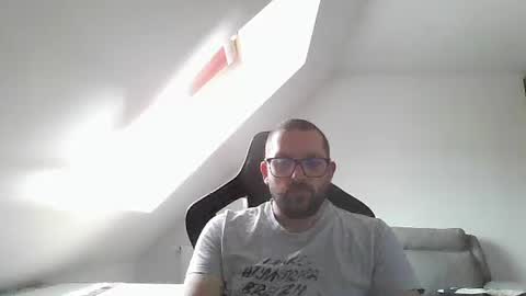 Snapshot of malou2927 chatting on September 2025 09:01:01 AM breton online show from September 2025 09:01:01 AM