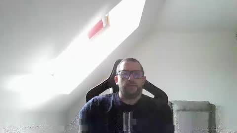 Snapshot of malou2927 chatting on October 2025 09:19:02 AM breton online show from October 2025 09:19:02 AM