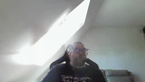 Snapshot of malou2927 chatting on October 2025 11:24:01 AM breton online show from October 2025 11:24:01 AM