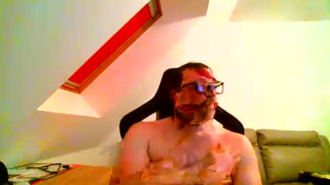 Snapshot of malou2927 chatting on October 2025 09:31:01 PM breton online show from October 2025 09:31:01 PM