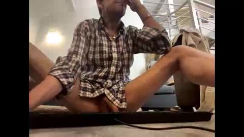 Snapshot of man38110 chatting on May 2026 04:08:01 AM man38110 online show from May 2026 04:08:01 AM