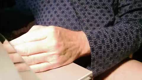 Snapshot of man4women4 chatting on November 2025 06:14:01 AM TS online show from November 2025 06:14:01 AM