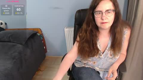 Snapshot of mandarinka28 chatting on June 2026 07:02:01 AM mandarinka28 online show from June 2026 07:02:01 AM