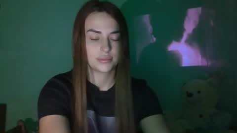 MandiBrooks online show from September 2025 08:33:02 PM