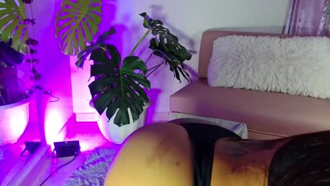 mandy_l33_ online show from December 2024 10:28:01 PM