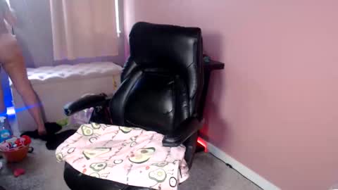 MandyBabyXXX online show from April 2026 01:00:02 AM