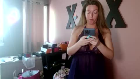 Snapshot of mandybabyxxx chatting on May 2026 05:51:01 PM MandyBabyXXX online show from May 2026 05:51:01 PM