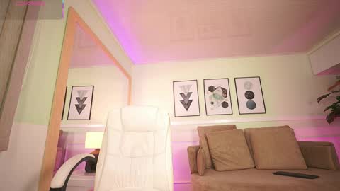 Mandy Collins online show from April 2026 11:33:01 AM