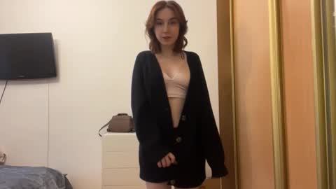 Mia online show from January 2026 06:16:01 AM