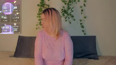 manic_pixie_ online show from September 2025 06:18:02 PM