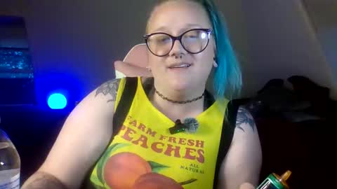 ManicPixiePop online show from May 2026 12:49:01 AM