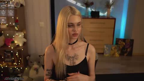 Snapshot of manifreyja chatting on June 2026 02:24:02 AM Amelie online show from June 2026 02:24:02 AM