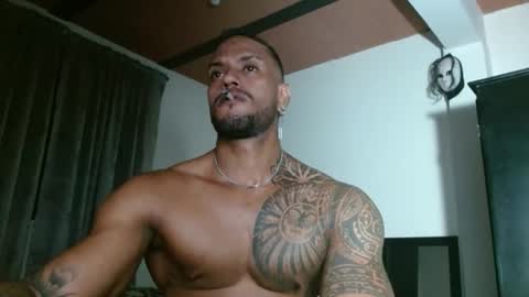 Manolo online show from December 2025 04:06:01 AM