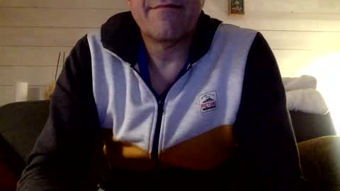 Snapshot of manpower2012 chatting on April 2026 10:15:01 PM Manpo online show from April 2026 10:15:01 PM