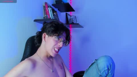 Manuel online show from January 2025 10:44:01 PM