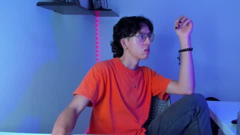 Manuel online show from January 2025 08:00:01 PM