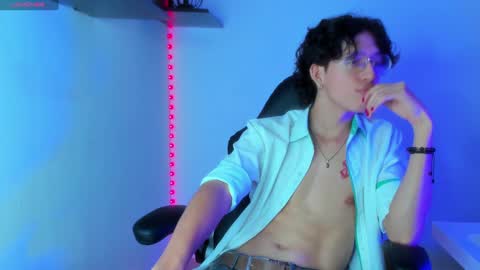 Manuel online show from February 2025 11:45:01 PM