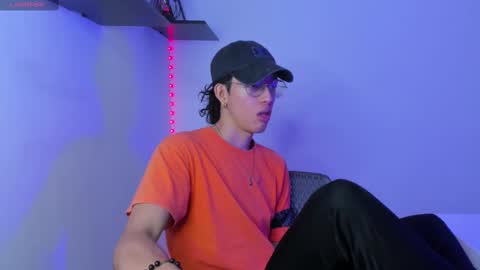 Manuel online show from February 2025 08:09:02 PM