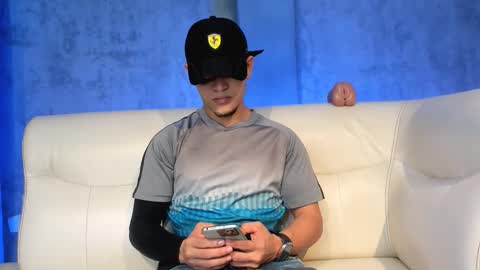 Manuel online show from September 2025 12:54:02 PM