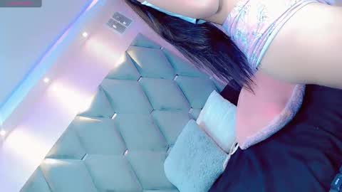 Manuela Kingsley online show from December 2024 02:44:01 PM