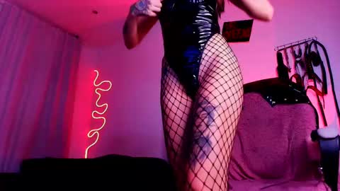 manuevans10 online show from September 2025 09:56:01 AM