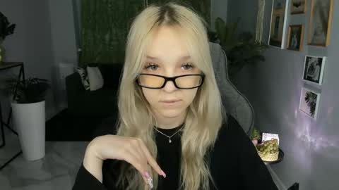 Snapshot of maoqibeverly chatting on May 2026 05:24:01 AM Maoqi online show from May 2026 05:24:01 AM