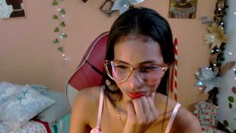 Snapshot of mara_summer chatting on December 2025 01:17:01 PM Mara 3 online show from December 2025 01:17:01 PM