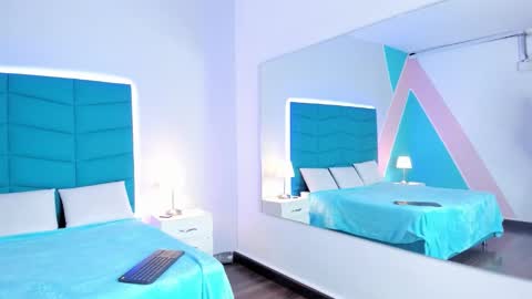 mara_winters_ online show from October 2025 12:05:01 PM