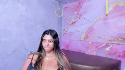 Snapshot of maraluna_ chatting on April 2026 05:30:01 PM Maraluna online show from April 2026 05:30:01 PM