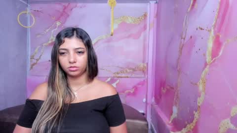 Snapshot of maraluna_ chatting on May 2026 11:18:01 AM Maraluna online show from May 2026 11:18:01 AM