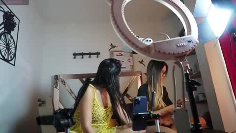 Snapshot of marce_hill chatting on November 2025 01:54:02 PM MARCE AND ..... online show from November 2025 01:54:02 PM